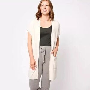 🤍Barefoot Dreams CozyChic Ultra Lite
Ribbed Vest Women’s Plus Size 2X in Almond